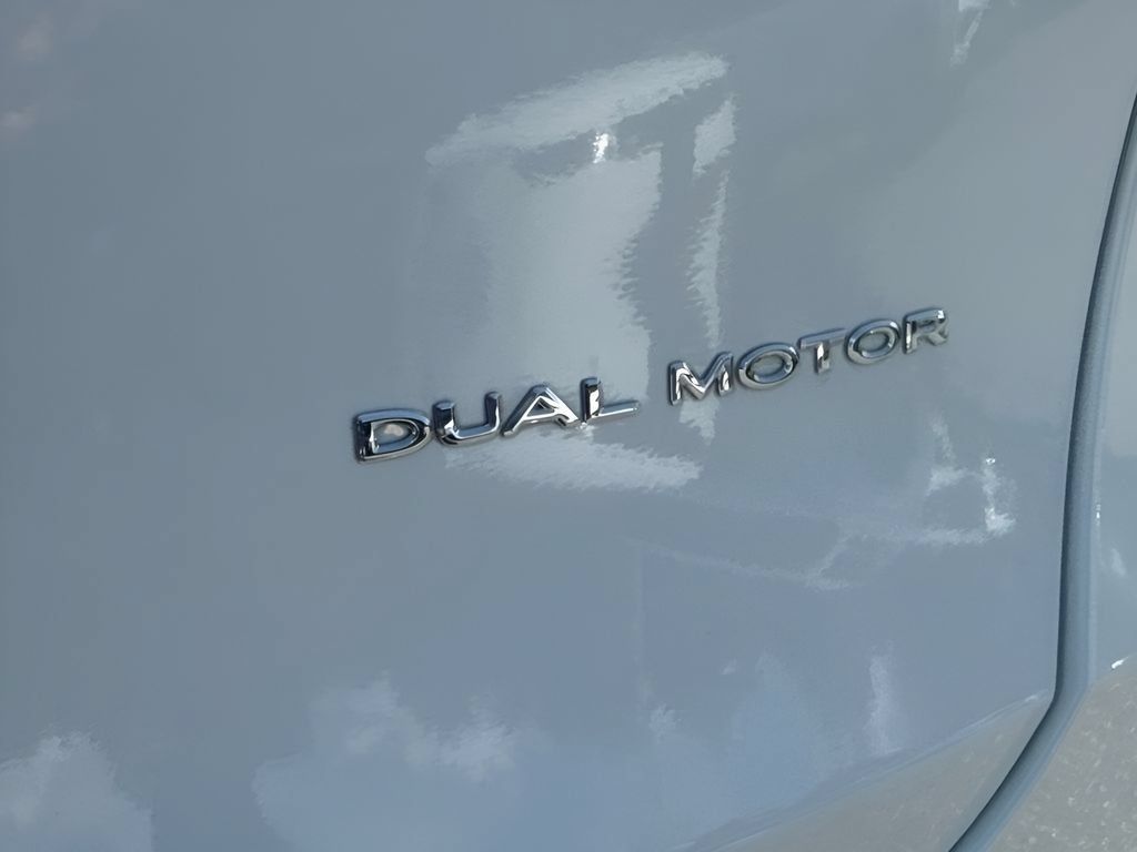 Used 2022 Tesla Model Y Long Range AWD/4WD image 30