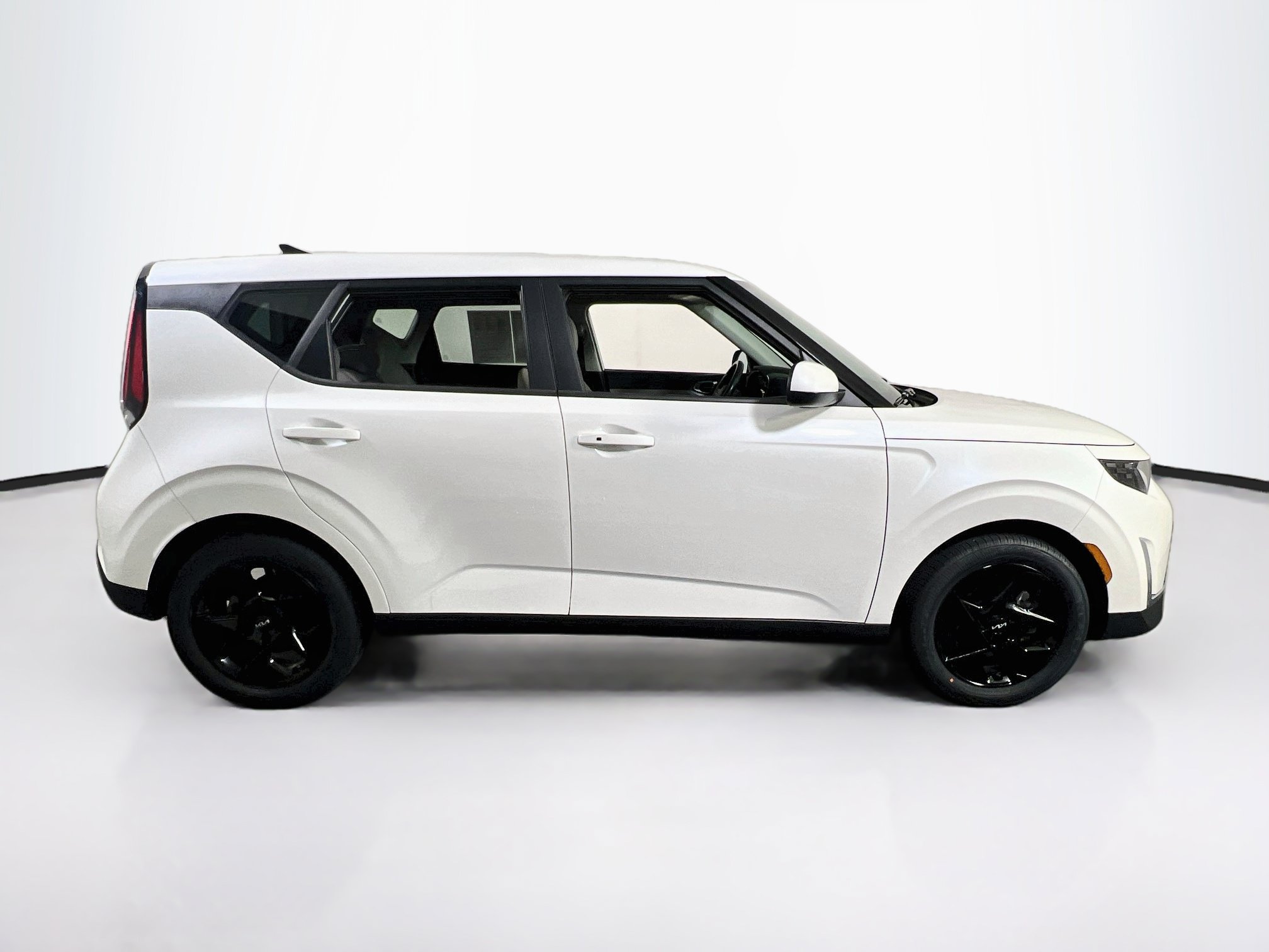 Used 2024 Kia Soul EX FWD image 4