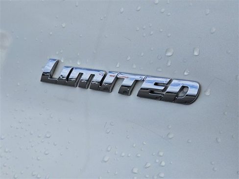 Used 2020 Toyota 4Runner Limited image 15