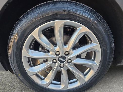 Used 2022 Lincoln Corsair AWD w/ Premium Package image 32