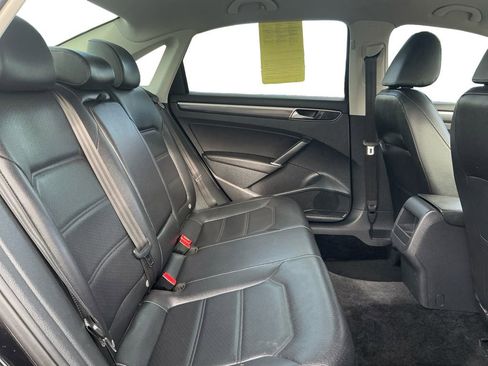 Used 2017 Volkswagen Passat 1.8T R-Line image 19