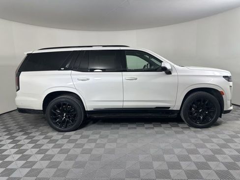 Used 2021 Cadillac Escalade Sport w/ LPO, ONYX Package image 2