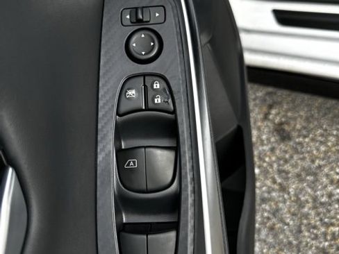 New 2025 Nissan Sentra SR w/ Midnight Edition image 19