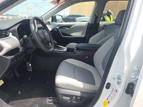 Used 2025 Toyota RAV4 XLE Premium w/ Weather Package FWD image 5