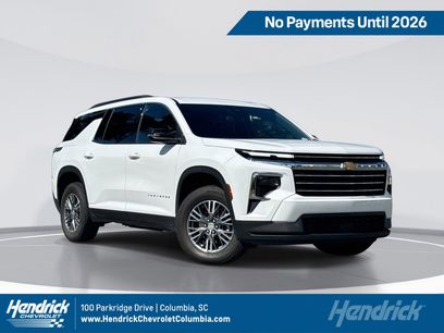 Used 2025 Chevrolet Traverse LT