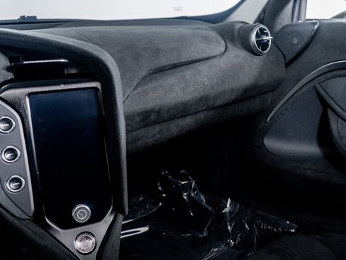 Used 2024 McLaren 750S Spider image 37