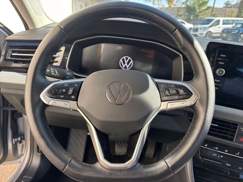 Used 2025 Volkswagen Jetta SE image 28