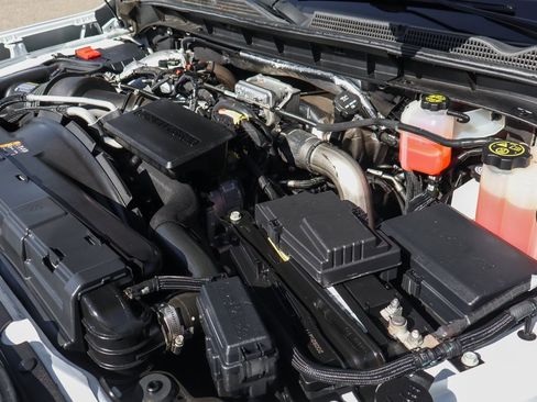 Used 2022 GMC Sierra 3500 Pro w/ Convenience Package image 13