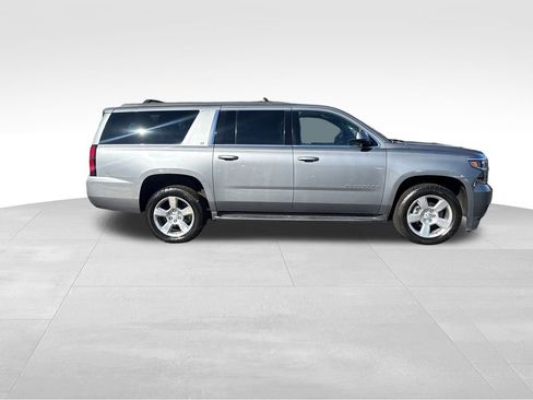Used 2019 Chevrolet Suburban LT image 6
