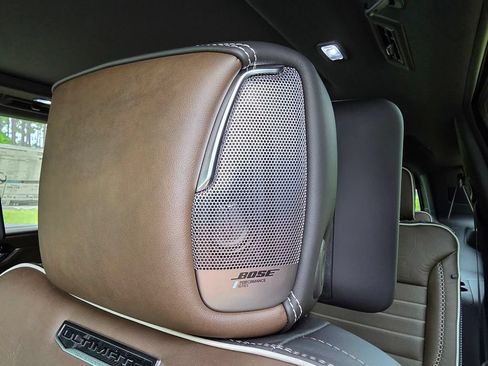 New 2026 GMC Yukon Denali Ultimate w/ LPO, Floor Liner Package AWD/4WD image 16