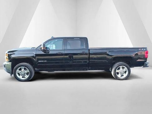 Used 2018 Chevrolet Silverado 2500 LT w/ Z71 Package, Off-Road AWD/4WD image 4