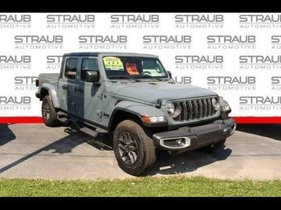 Used 2025 Jeep Gladiator Sport