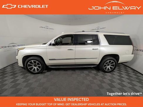 Used 2015 Cadillac Escalade ESV Luxury image 2