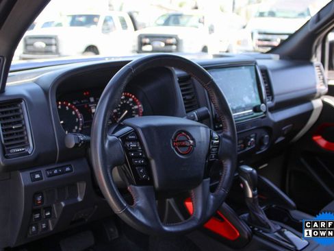 Used 2022 Nissan Frontier PRO-4X w/ Technology Package image 16