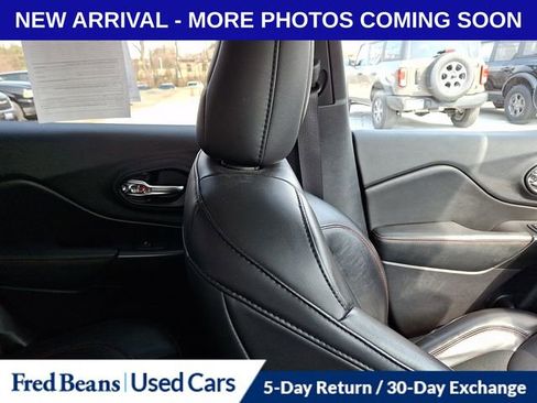 Used 2020 Jeep Cherokee Trailhawk w/ Cold Weather Group AWD/4WD image 15