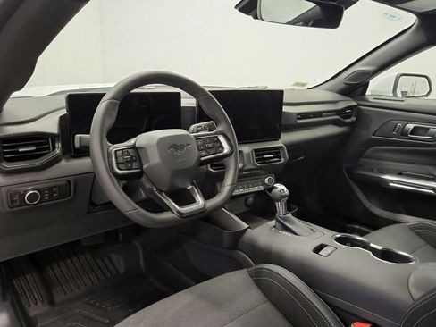 Used 2025 Ford Mustang GT RWD image 18