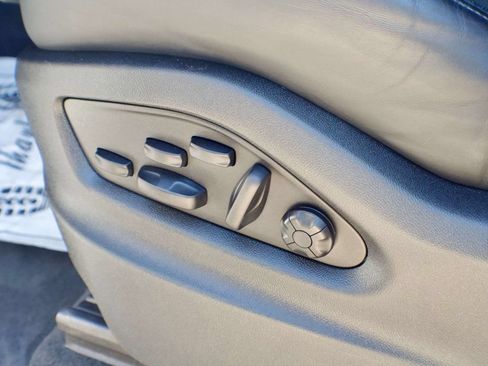 Used 2023 Porsche Cayenne Platinum Edition AWD/4WD image 36