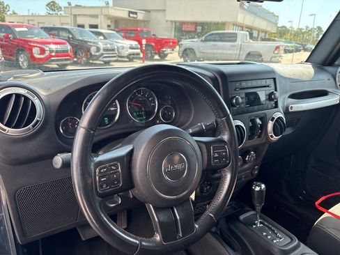 Used 2016 Jeep Wrangler Unlimited Sahara w/ Max Tow Package image 11