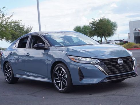 Certified 2025 Nissan Sentra SR w/ SR Premium Package FWD image 4