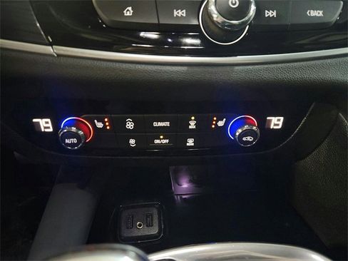 Used 2019 Buick Enclave Essence image 15