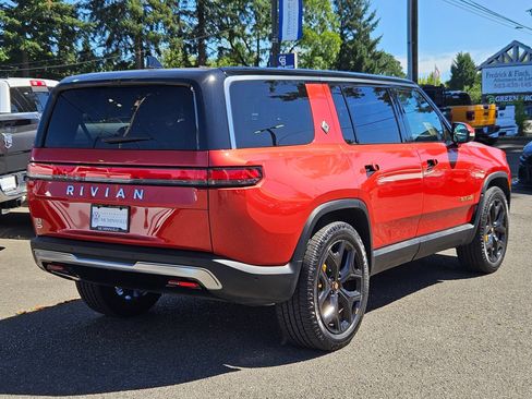 Used 2024 Rivian R1S Adventure AWD/4WD image 5