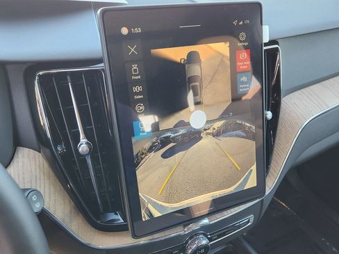 New 2026 Volvo XC60 B5 Plus w/ Protection Package Premier image 8