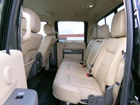 Used 2016 Ford F250 Lariat w/ Chrome Package image 13