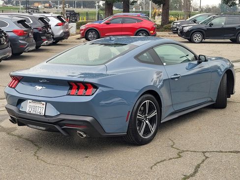 Used 2025 Ford Mustang Coupe image 4