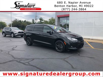Used 2020 Chrysler Pacifica Touring-L w/ Advanced Safetytec Group