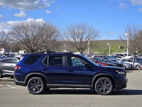 New 2025 Honda Pilot Sport image 7