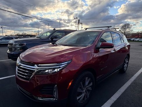 Used 2024 Chevrolet Equinox Premier image 1