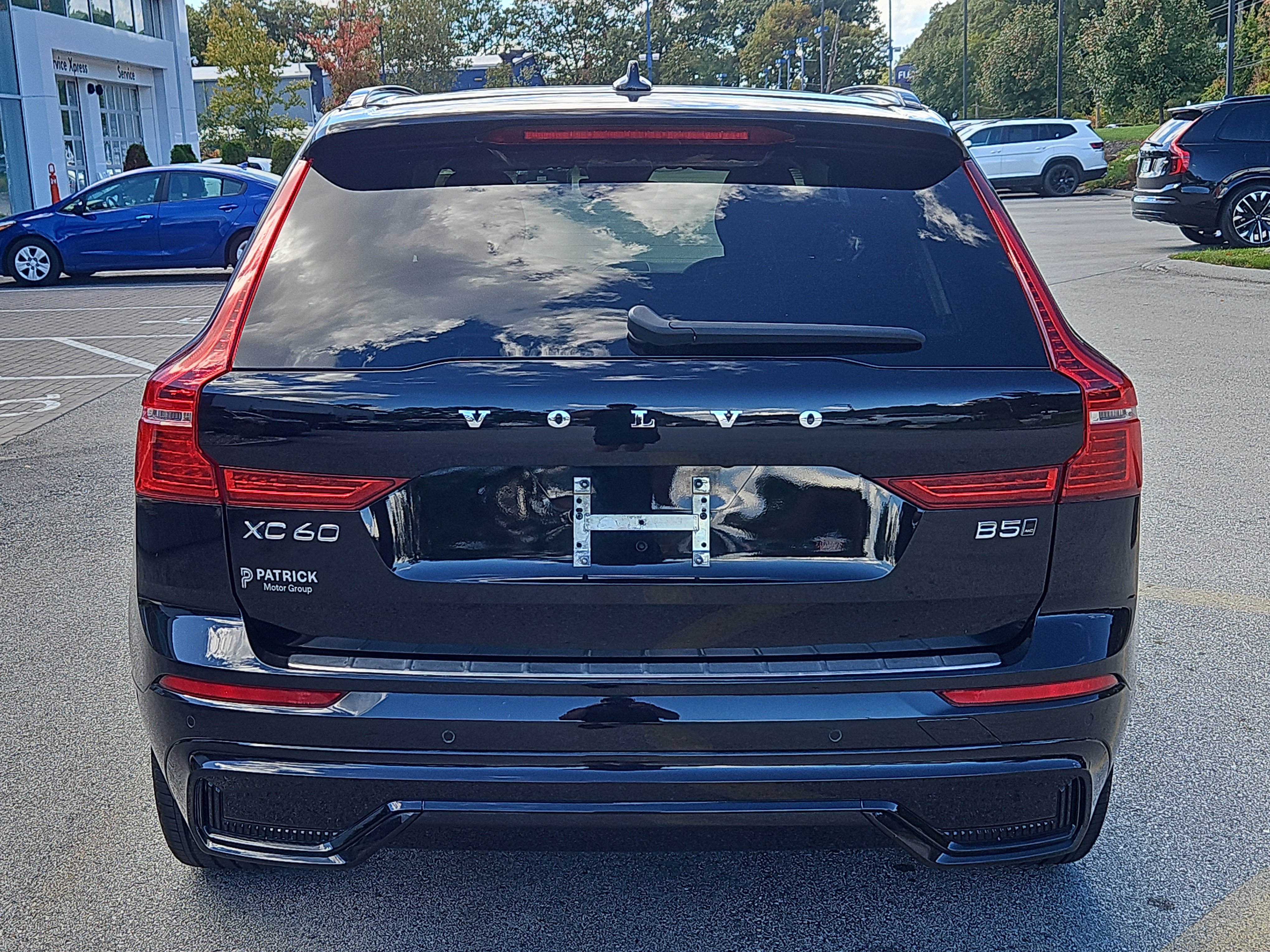 Used 2023 Volvo XC60 B5 Plus w/ Climate Package AWD/4WD image 28