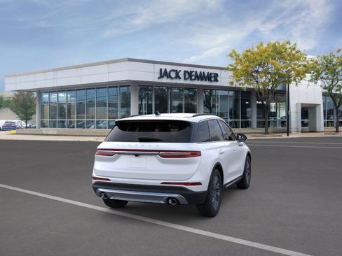 Used 2026 Lincoln Corsair Premiere image 8