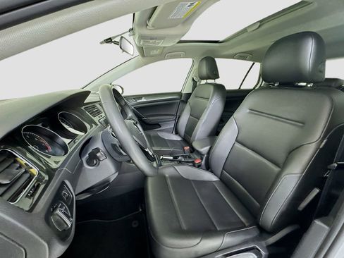 Used 2021 Volkswagen Golf 1.4T TSI image 8