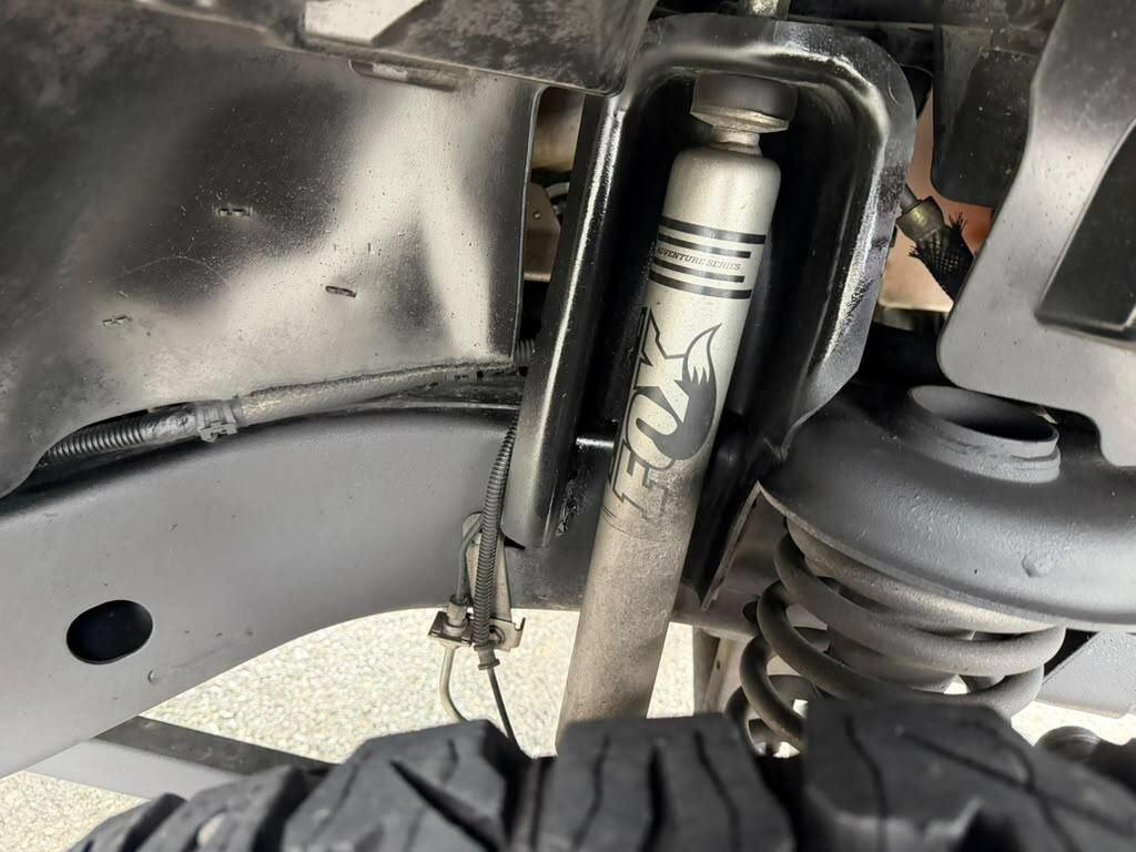 Used 2007 Jeep Wrangler Sahara w/ Dual Top Group AWD/4WD image 11