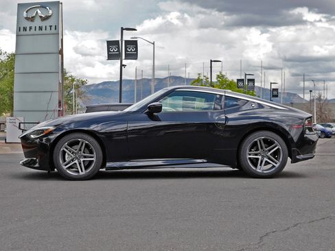 Used 2024 Nissan Z Performance w/ Floor Mat Package RWD image 6