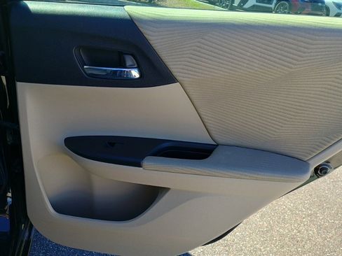 Used 2015 Honda Accord LX image 18
