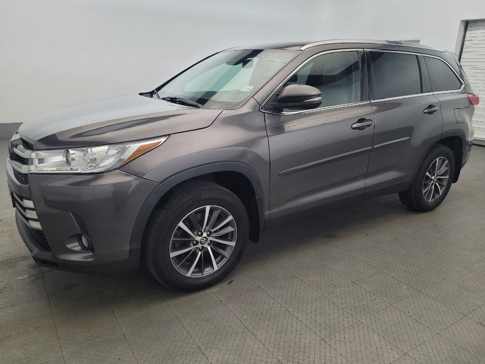 Used 2019 Toyota Highlander XLE w/ Protection Package #3 AWD/4WD image 2