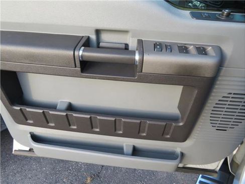 Used 2012 Ford F250 XLT w/ XLT Premium Pkg image 11