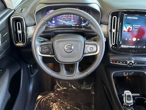 Certified 2023 Volvo XC40 B5 Ultimate image 13