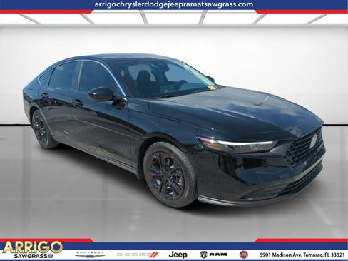 Used 2025 Honda Accord LX image 1