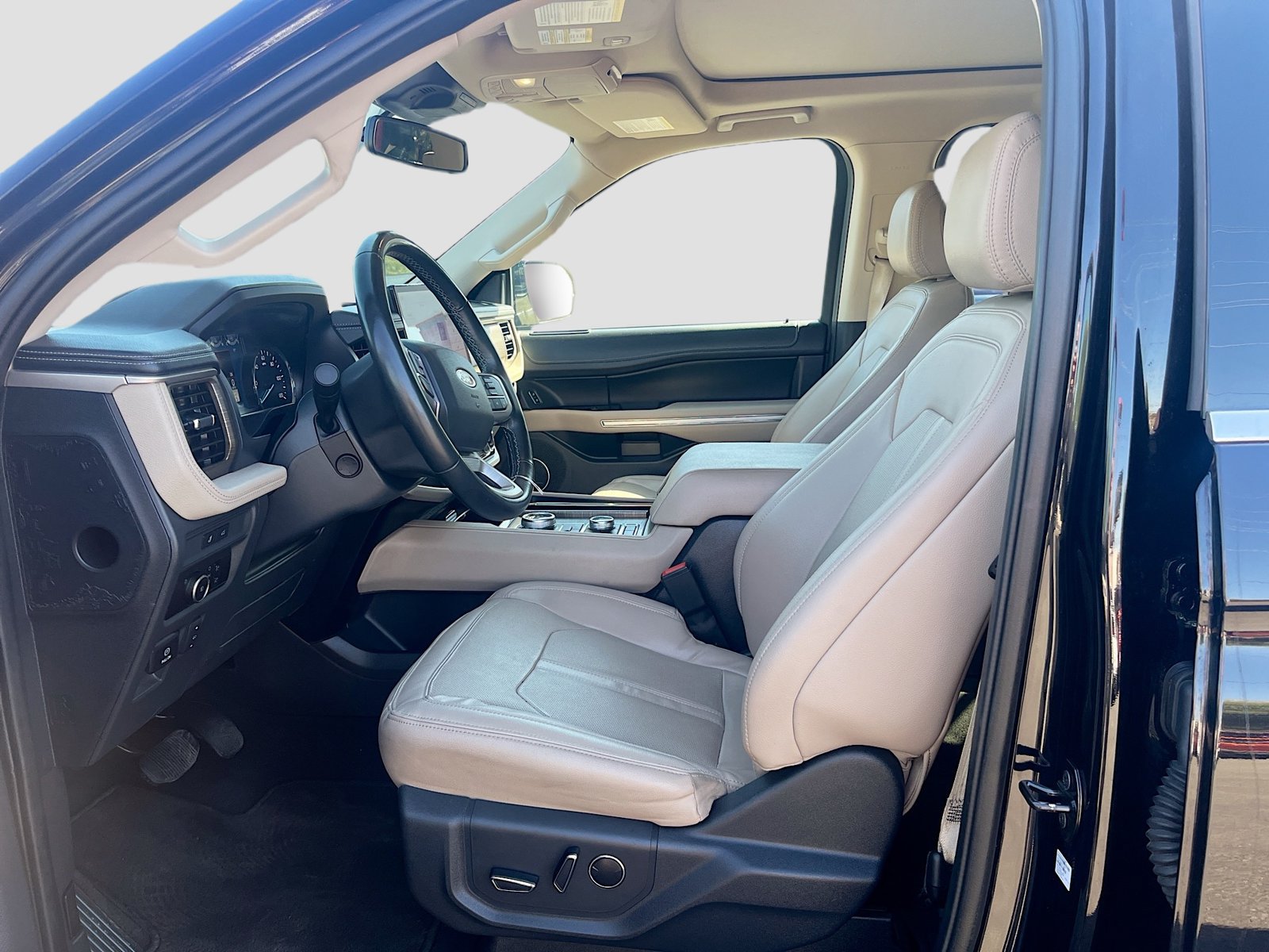 Used 2024 Ford Expedition Max Limited AWD/4WD image 22