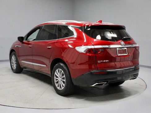 Used 2024 Buick Enclave Premium image 10