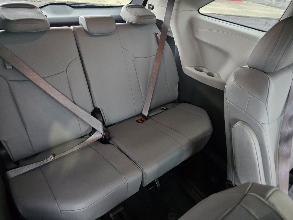 Certified 2024 Toyota Sienna XLE FWD image 22