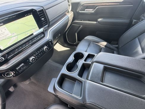 Used 2025 GMC Sierra 1500 SLT AWD/4WD image 31