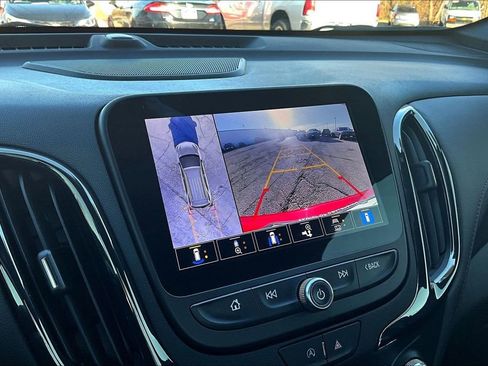 Used 2023 Chevrolet Equinox RS w/ RS Leather Package image 17