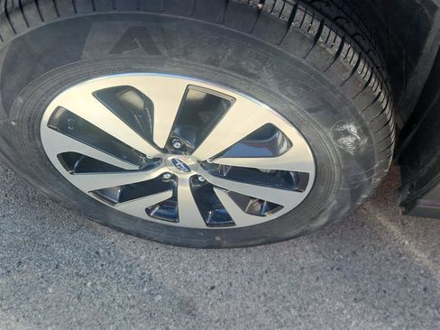 Used 2025 Subaru Outback Premium image 7