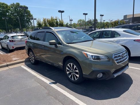 Used 2016 Subaru Outback 3.6R Limited AWD/4WD image 2