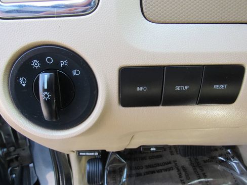 Used 2010 Ford Escape Limited FWD image 27