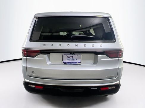 Used 2022 Jeep Wagoneer Series III w/ Premium Group I AWD/4WD image 6